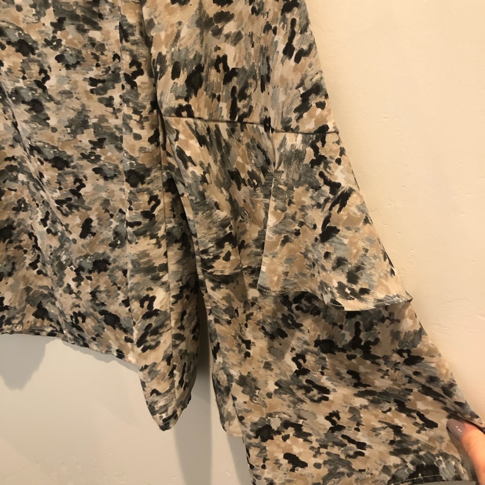 Keyhole blouse - Picture 3 of 5